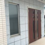 スチールサッシ（ダイノック張り）マンション出入り口